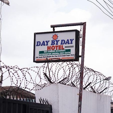 Day By Day Hotel Lagos Buitenkant foto